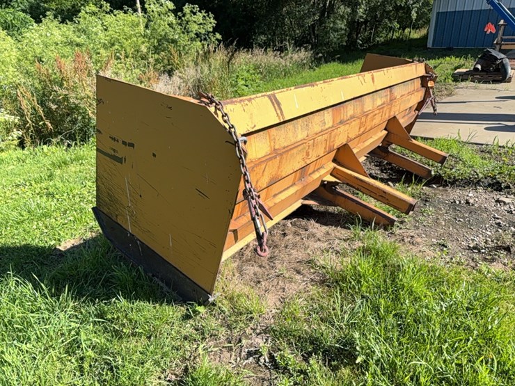 13’-front-blade-bucket-mount-image-2