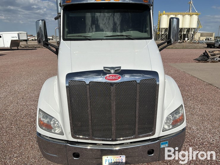 2020-peterbilt-579-image-10