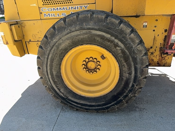 jd-444g-end-loader-image-16