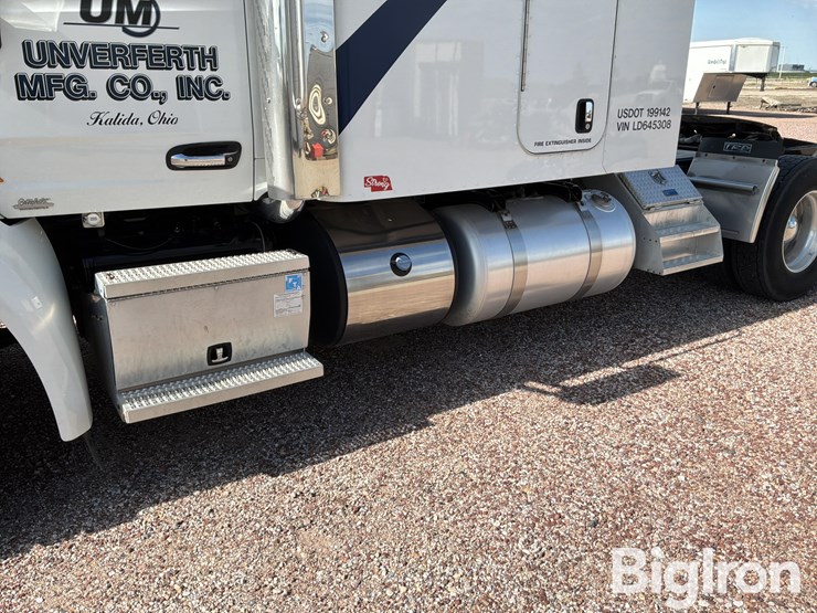2020-peterbilt-579-image-15