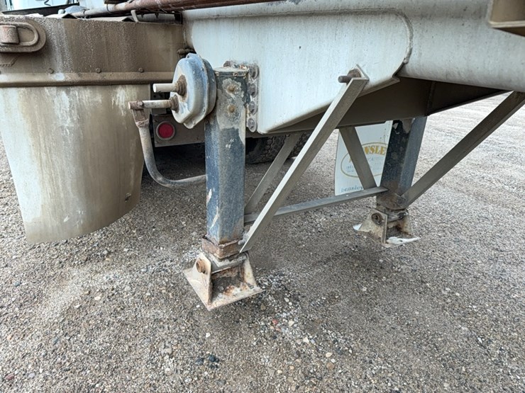hensley-bulk-body-trailer-image-23