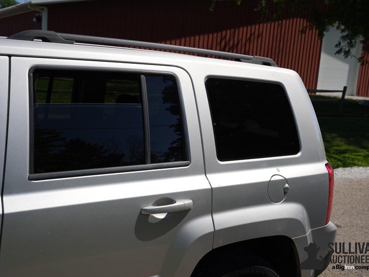 2014-jeep-patriot-image-17