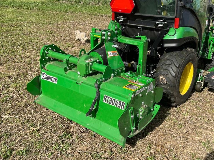 2025-john-deere-2025r-image-46