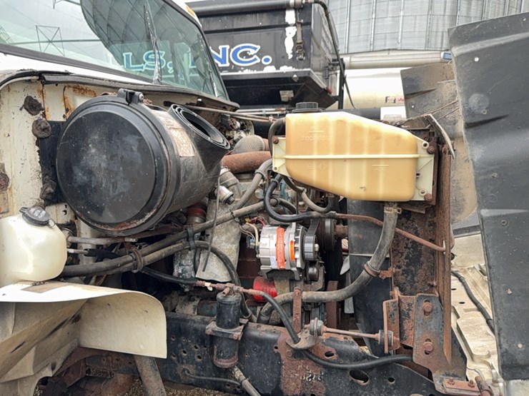 2000-case-ih-4700-image-28