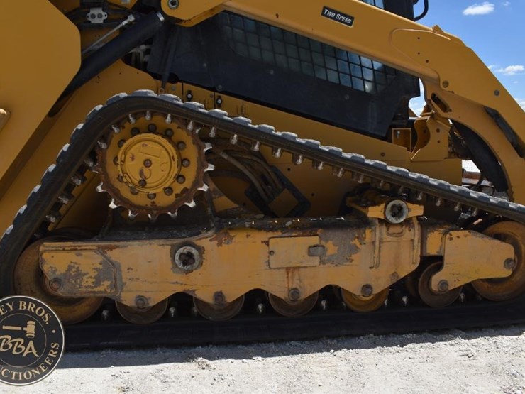 2023-caterpillar-299d3-image-42