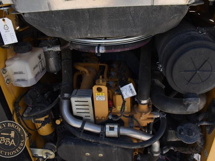 2023-caterpillar-242d3-image-29