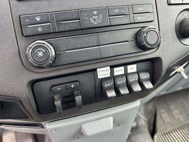 2012-ford-f350-sd-image-23