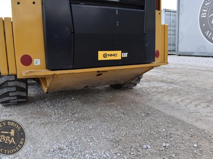 2023-caterpillar-242d3-image-46