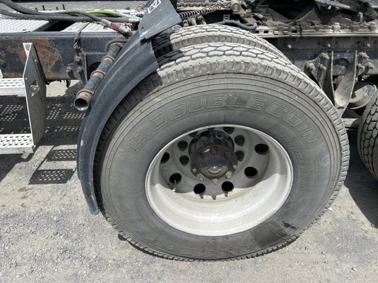 2011-international-prostar-image-11