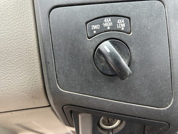 2010-ford-f250-xl-image-24