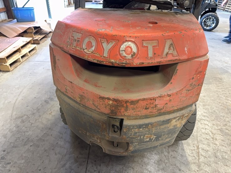 toyota-7fgu42-forklift-image-15
