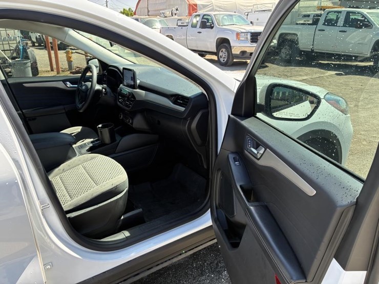 2021-ford-escape-image-9