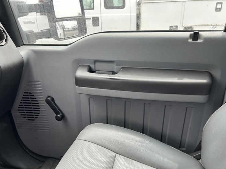 2012-ford-f350-sd-image-18