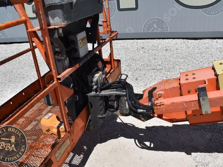 2015-jlg-600s-image-9