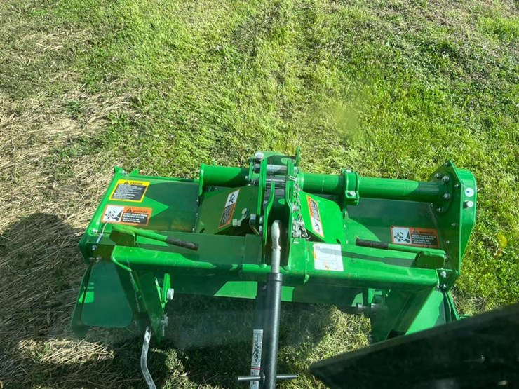 2025-john-deere-2025r-image-36