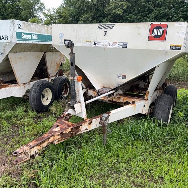 Wilmar Pull Type Dry Fert. Spreader