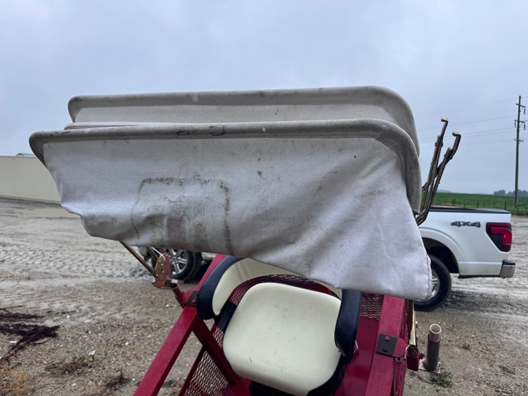 #5536-•-ih-806-3pt-seat-with-canopy-image-6