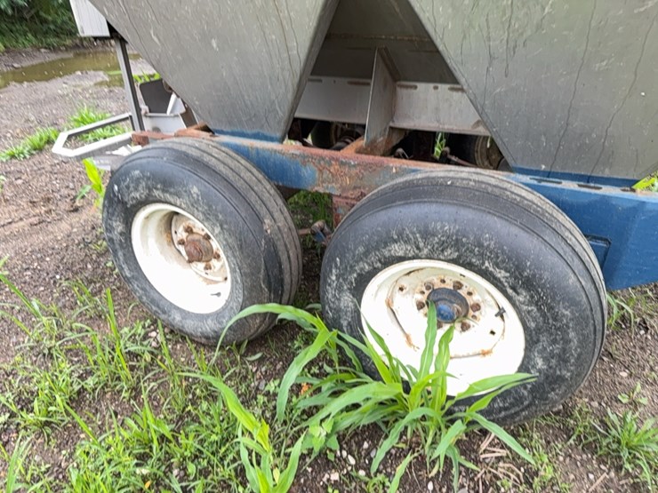 wilmar-pull-type-dry-fert.-spreader-image-4