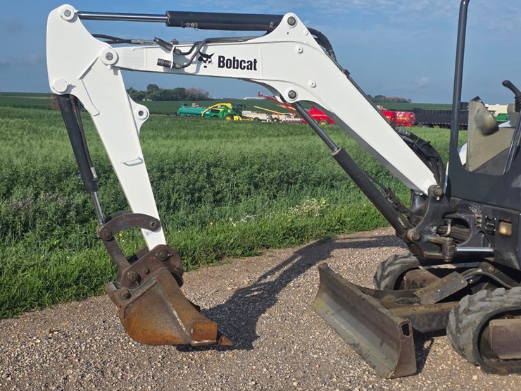 bobcat-e26-image-28