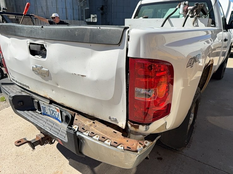 2008-chevrolet-2500-image-16