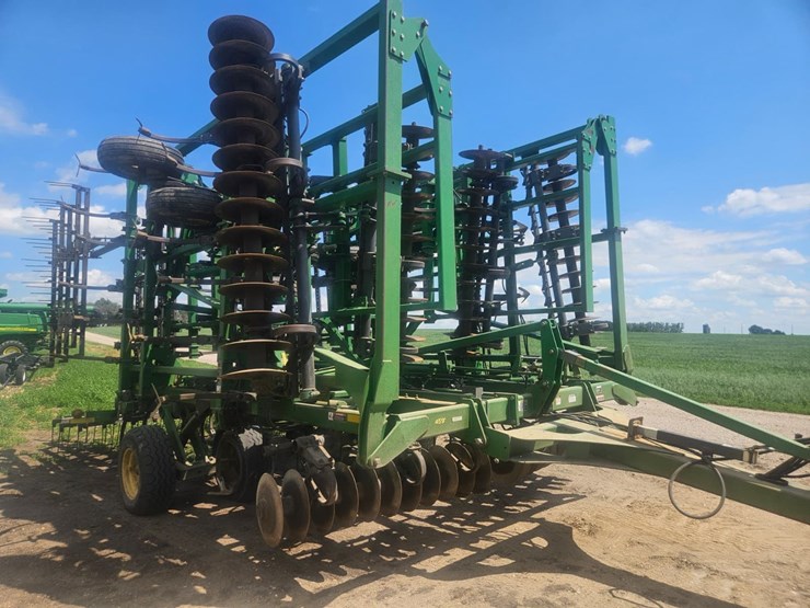 john-deere-2310-image-2