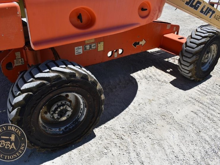 2005-jlg-400s-image-17