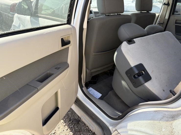 2009-ford-escape-hybrid-image-12