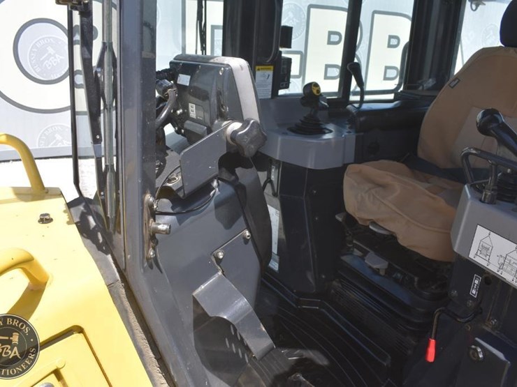 2020-komatsu-d61pxi-24-image-52