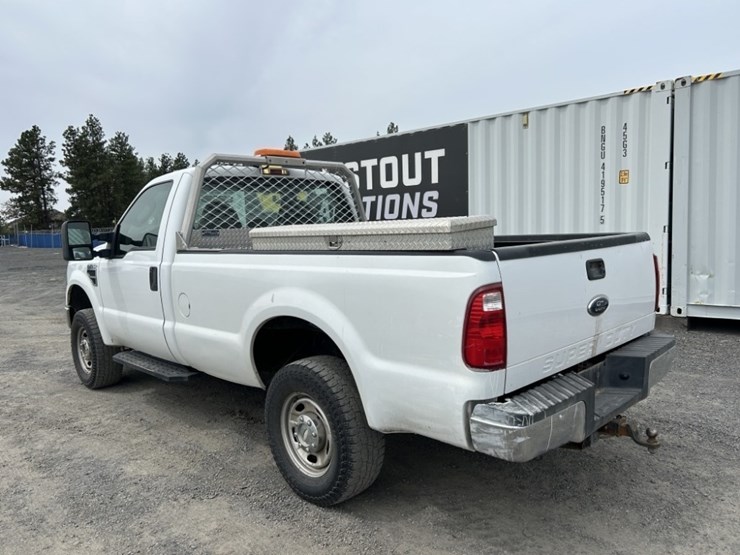 2010-ford-f250-xl-image-3