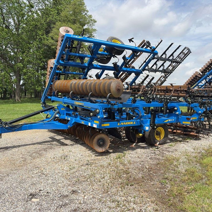 2024 LANDOLL 877