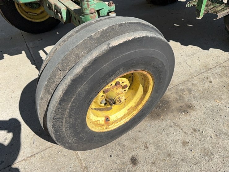john-deere-2640-image-9