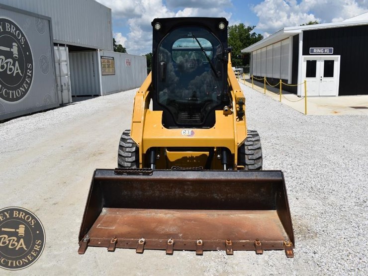 2023-caterpillar-242d3-image-8