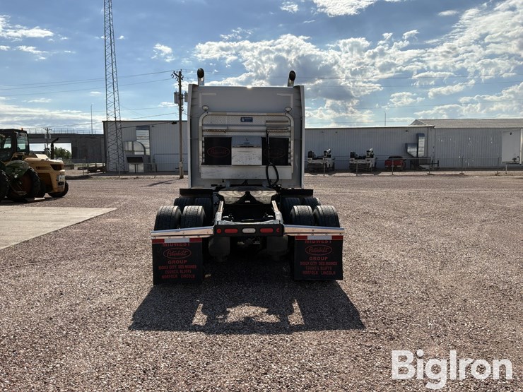 2020-peterbilt-579-image-6