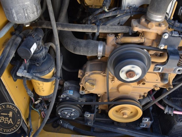 2019-caterpillar-299d2-image-40