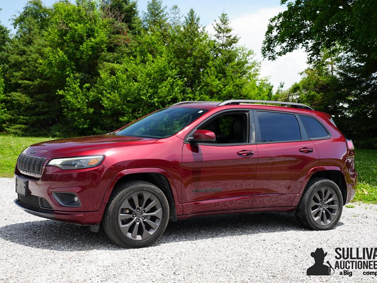 2020-jeep-cherokee-image-1