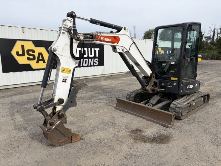 2023-bobcat-e35-image-1