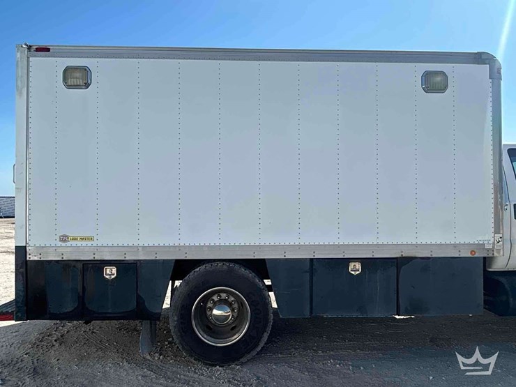 2008-ford-f750-image-12
