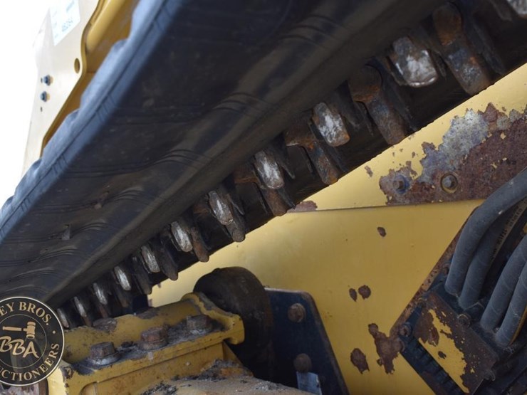 2022-caterpillar-299d3-image-31