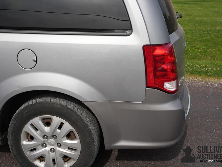 2017-dodge-grand-caravan-image-19