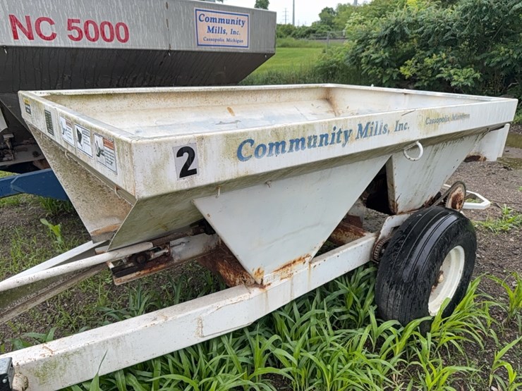 wilmar-pull-type-dry-fert.-spreader-image-4