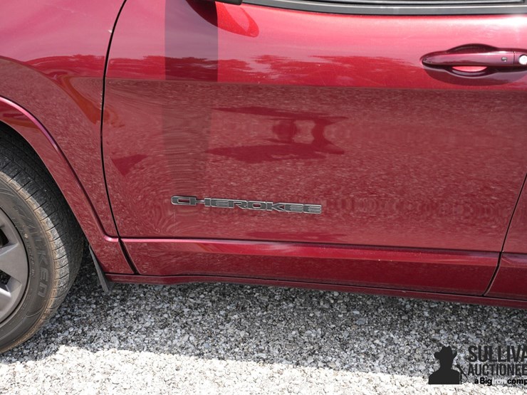 2020-jeep-cherokee-image-16