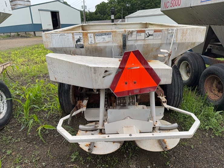 wilmar-pull-type-dry-fert.-spreader-image-7