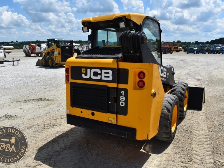 2014-jcb-190-image-15