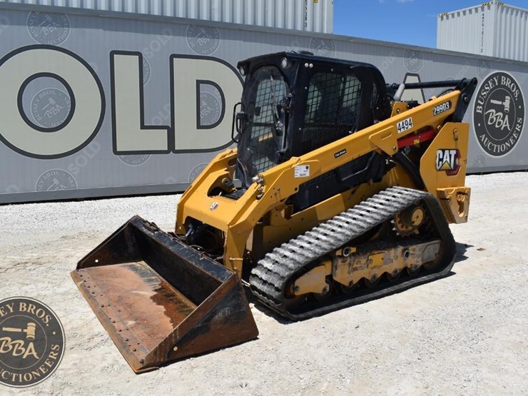 2023-caterpillar-299d3-image-10