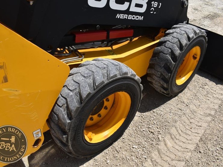 2014-jcb-190-image-30