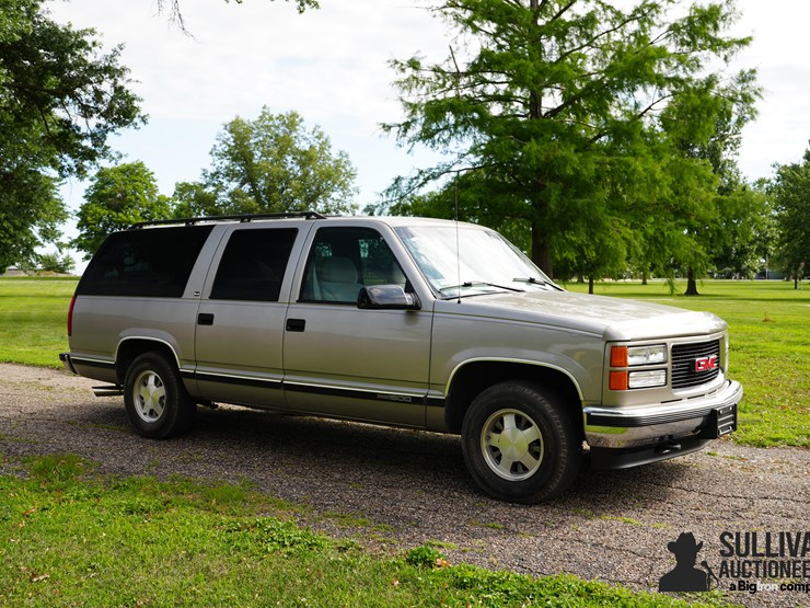1999-gmc-suburban-image-3