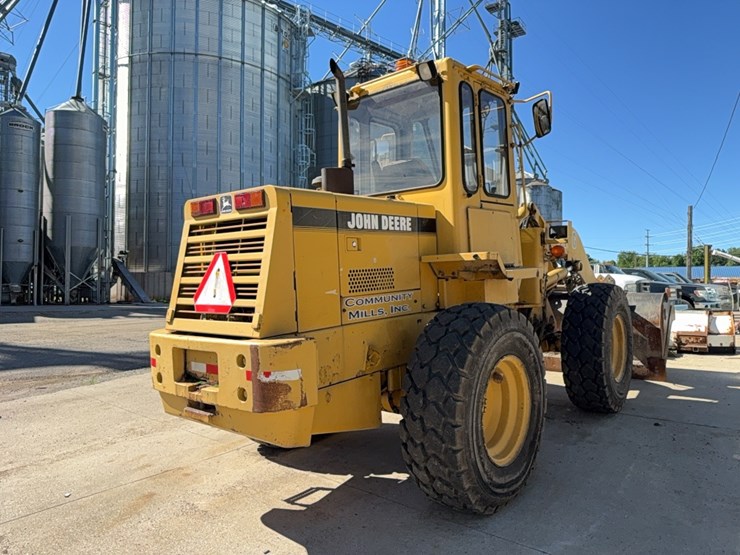 jd-444g-end-loader-image-9