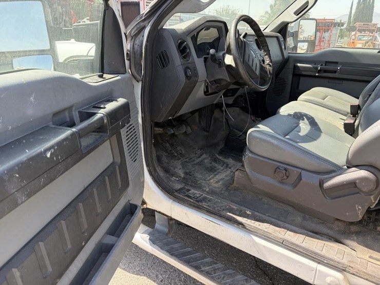 2011-ford-f250-image-13