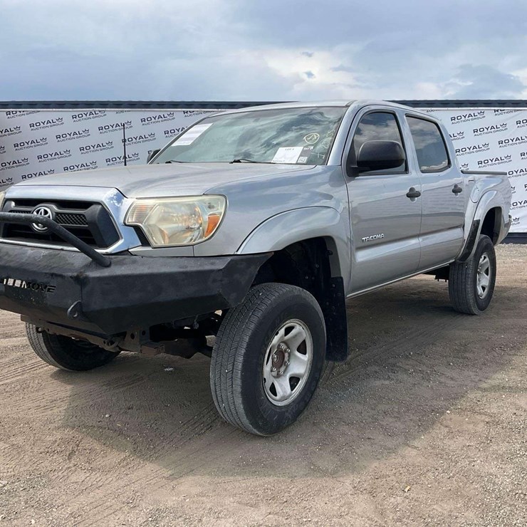 TOYOTA TACOMA