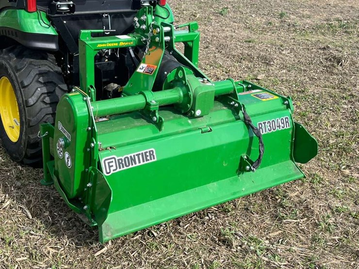 2025-john-deere-2025r-image-49